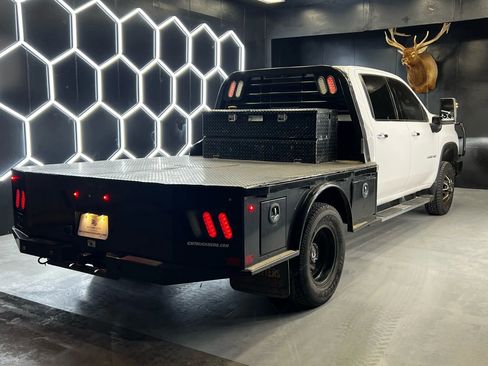 Used 2020 Chevrolet Silverado 3500 High Country w/ Technology Package image 10