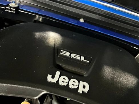 Used 2021 Jeep Wrangler Unlimited Sahara AWD/4WD image 30