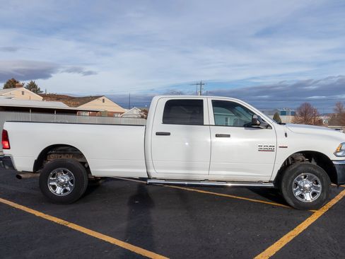 Used 2016 RAM 3500 Tradesman w/ Chrome Appearance Group image 2