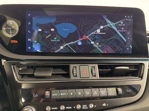 Used 2024 Lexus ES 350 w/ Accessory Package (Z2) FWD image 28