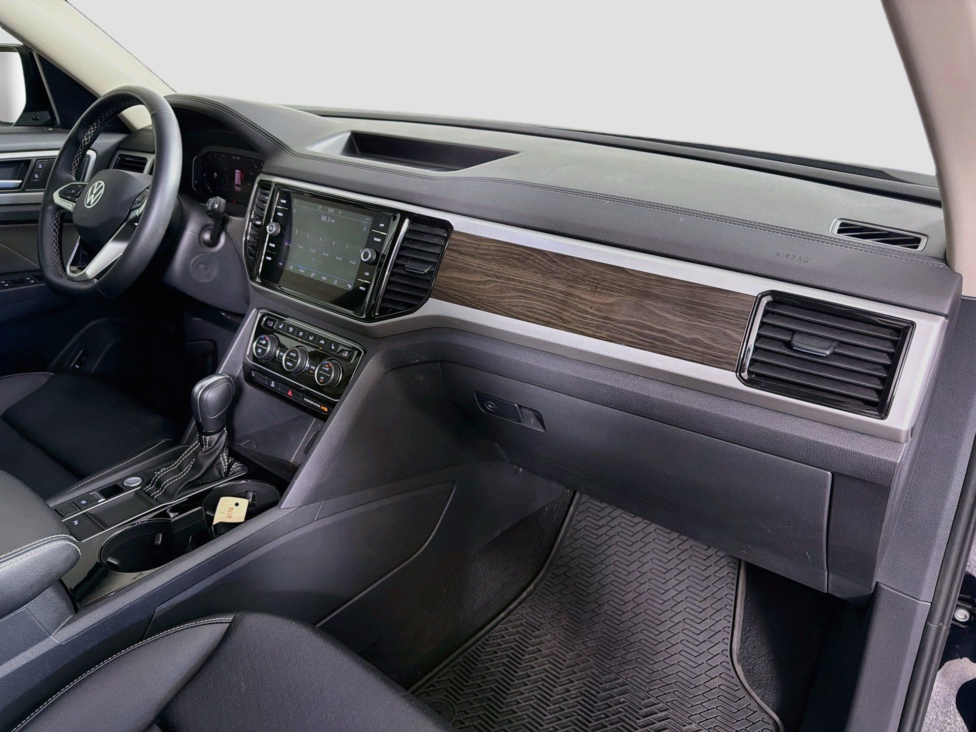 Used 2023 Volkswagen Atlas SE w/ Black Wheel Package FWD image 29