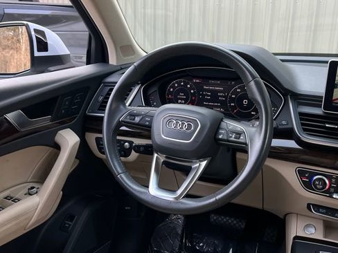 Used 2019 Audi Q5 Prestige w/ Prestige Package image 17