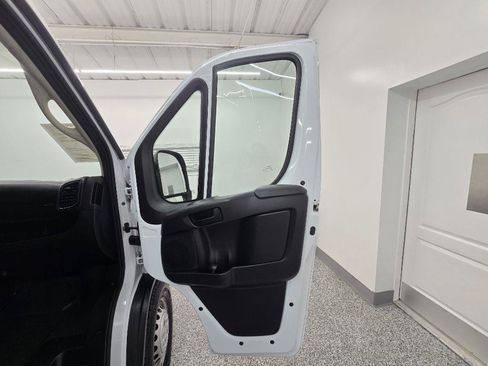 Used 2025 RAM ProMaster 2500 w/ Convenience Group FWD image 20