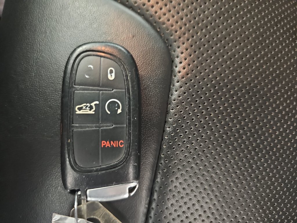 Used 2019 Jeep Cherokee Trailhawk AWD/4WD image 40