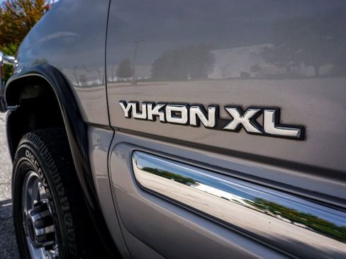 Used 2005 GMC Yukon XL 2500 SLT w/ SLT Preferred Equipment Group image 84