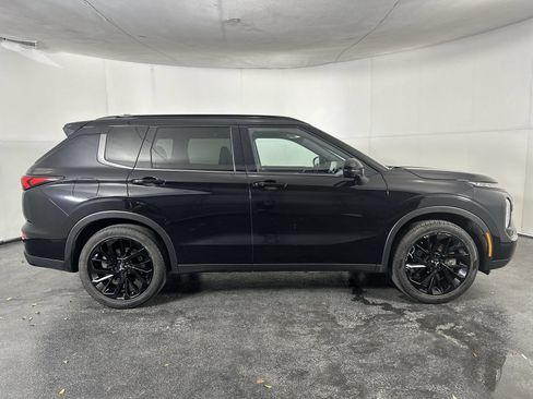 Used 2024 Mitsubishi Outlander SEL Black Edition AWD/4WD image 9