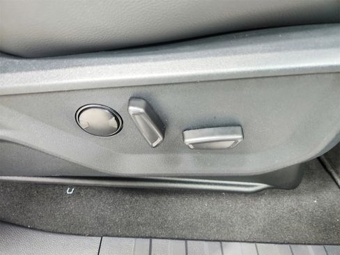 New 2026 Ford F250 Lariat w/ Chrome Package image 39