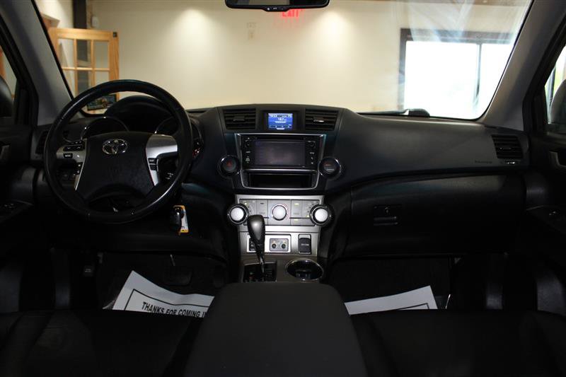 Used 2013 Toyota Highlander SE AWD/4WD image 14