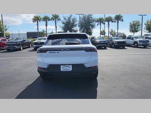 New 2026 Chevrolet Equinox EV LT image 22