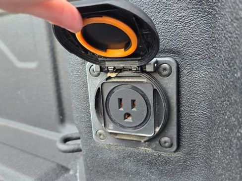 Used 2021 GMC Sierra 2500 AT4 w/ AT4 Preferred Package image 11