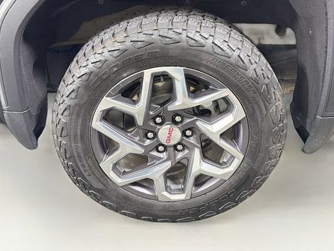 Used 2025 GMC Sierra 1500 SLT w/ SLT Premium Plus Package AWD/4WD image 33