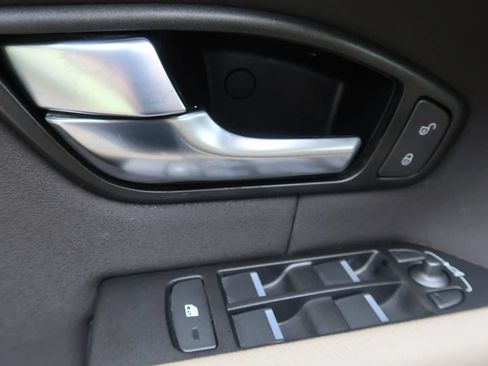 Used 2019 Land Rover Range Rover Evoque AWD/4WD image 28