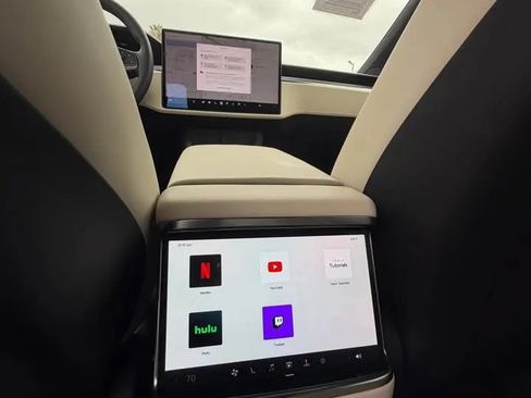 Used 2026 Tesla Model X Plaid AWD/4WD image 7