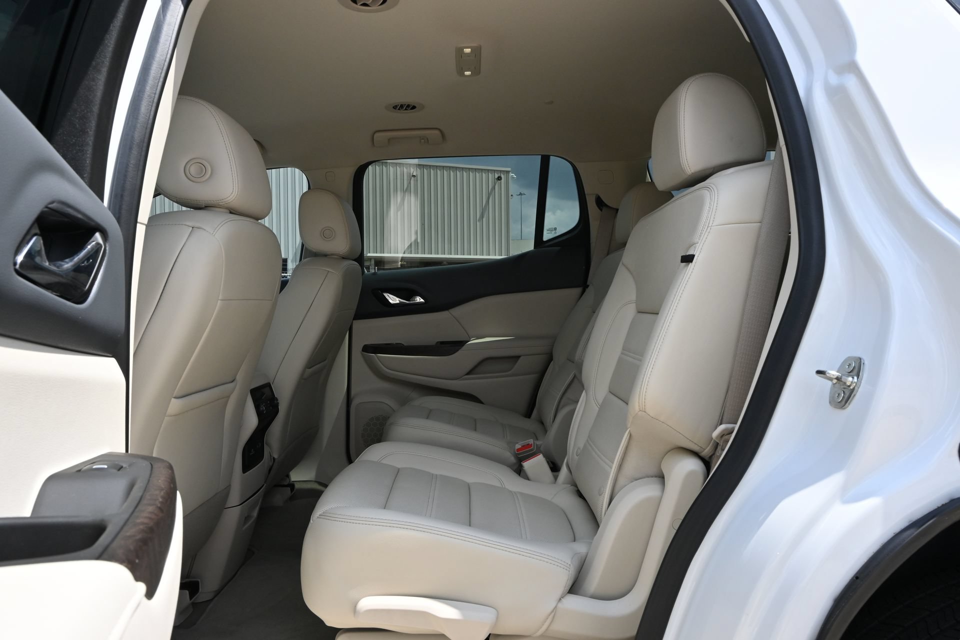 Used 2023 GMC Acadia Denali AWD/4WD image 20