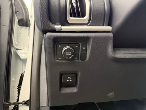 New 2026 Ford Expedition Active image 23