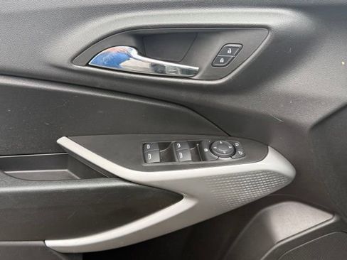 Used 2024 Chevrolet Trax LS FWD image 19