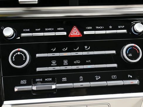 Used 2025 Hyundai Santa Fe SE image 29