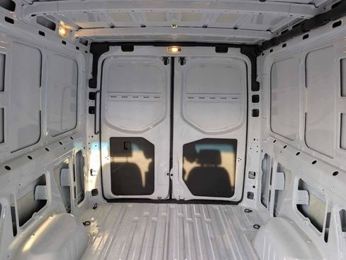 Used 2025 Mercedes-Benz Sprinter 2500 image 16