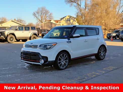 Used 2019 Kia Soul ! image 1