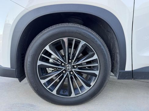 Used 2024 Toyota Grand Highlander AWD Hybrid image 43