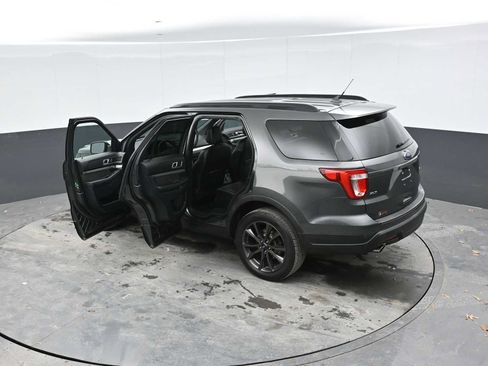 Used 2019 Ford Explorer XLT w/ Equipment Group 202A AWD/4WD image 56
