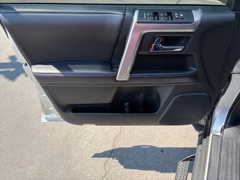 Used 2019 Toyota 4Runner SR5 Premium w/ Wilderness Package AWD/4WD image 9