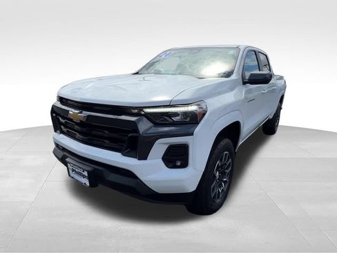 Certified 2024 Chevrolet Colorado LT w/ LT Convenience Package III AWD/4WD image 2