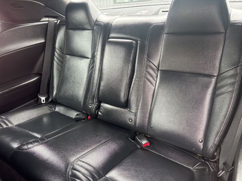 Used 2017 Dodge Challenger R/T RWD image 13