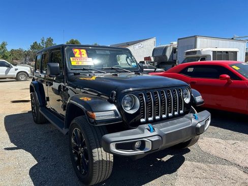 Used 2023 Jeep Wrangler Unlimited Sahara AWD/4WD image 4