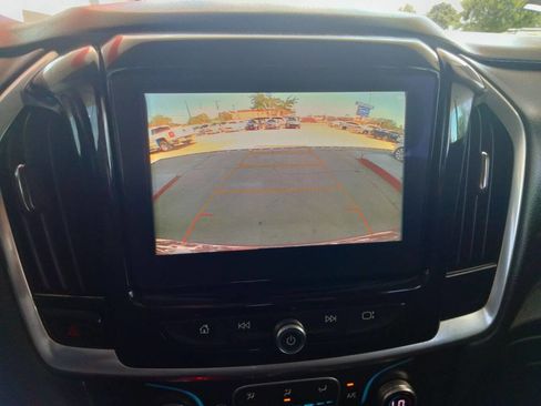 Used 2019 Chevrolet Traverse LT image 13