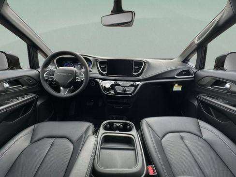 New 2027 Chrysler Pacifica Select FWD image 25