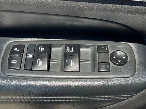 Used 2020 Jeep Grand Cherokee Limited w/ Luxury Group II AWD/4WD image 23