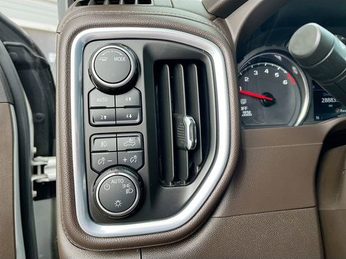 Used 2022 Chevrolet Silverado 1500 RST image 10