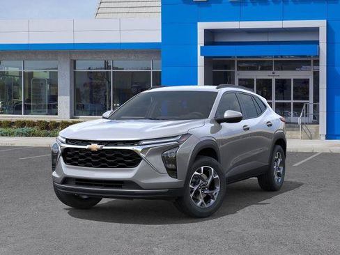 New 2026 Chevrolet Trax LT w/ LT Convenience Package FWD image 6