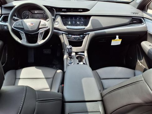 New 2025 Cadillac XT5 Premium Luxury w/ LPO, Floor Liner Package image 9