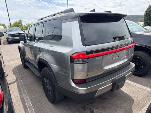 Used 2024 Lexus GX 550 image 4