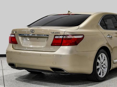 Used 2007 Lexus LS 460 RWD image 11