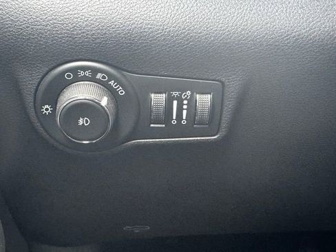 Used 2023 Jeep Compass Limited AWD/4WD image 23