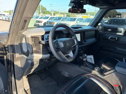 Used 2022 Ford Bronco 4-Door AWD/4WD image 9