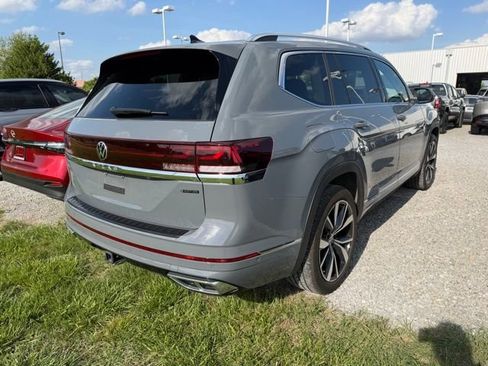 Used 2025 Volkswagen Atlas SEL Premium R-Line AWD/4WD image 2