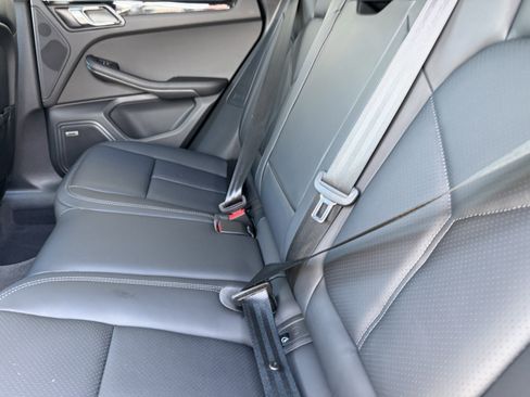 Certified 2025 Porsche Macan image 20