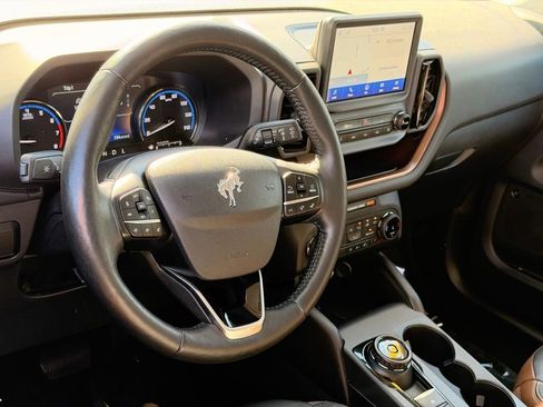 Used 2023 Ford Bronco Sport Outer Banks w/ Tech Package image 16