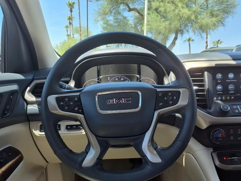 Used 2023 GMC Acadia Denali w/ Denali Technology Package FWD image 19