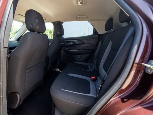 Used 2023 Chevrolet TrailBlazer LT w/ Convenience Package FWD image 9