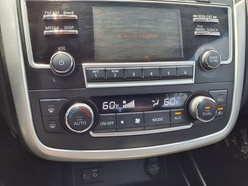Used 2017 Nissan Altima 2.5 SV FWD image 9