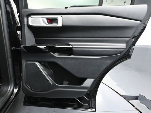 Used 2021 Ford Explorer Platinum w/ Equipment Group 601A image 44