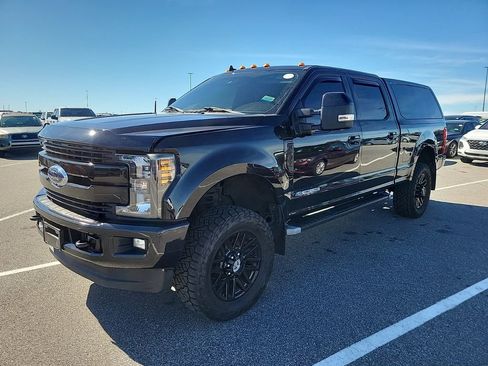 Used 2019 Ford F350 Lariat w/ Lariat Ultimate Package image 3