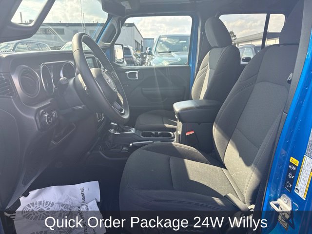 Certified 2023 Jeep Gladiator Sport AWD/4WD image 18