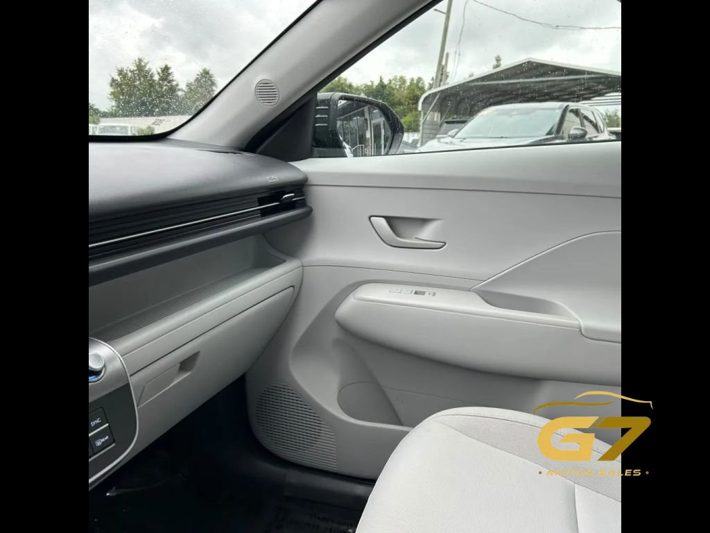 Used 2025 Hyundai Kona SEL FWD image 24