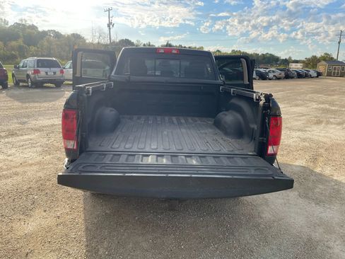 Used 2014 RAM 1500 Classic SLT image 13